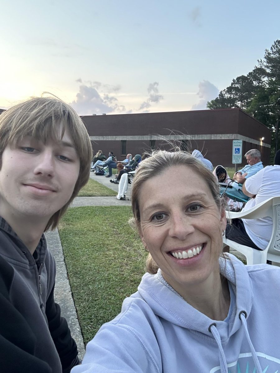 A view of the back of the DMV line. This was how the line already looked at 5:00am.

