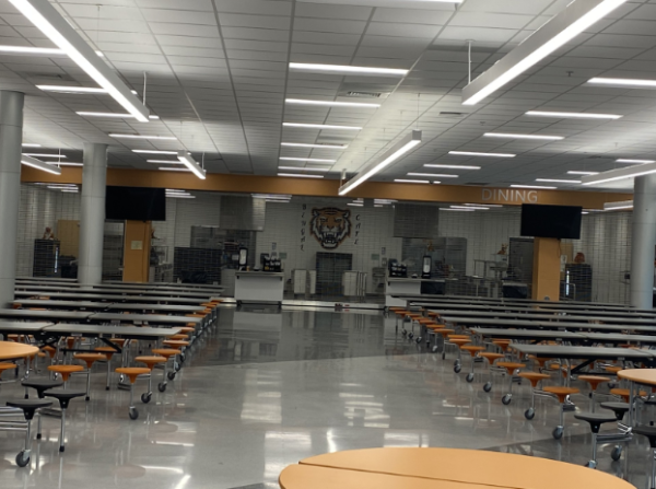 After a highly publicized rule change rumor spread like wildfire last school year, FVHS’s lunch time has not changed.